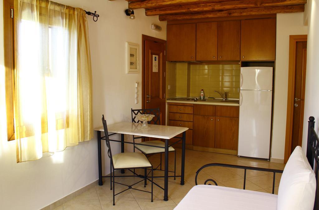 Alisachni Apartment Livadi  Bagian luar foto